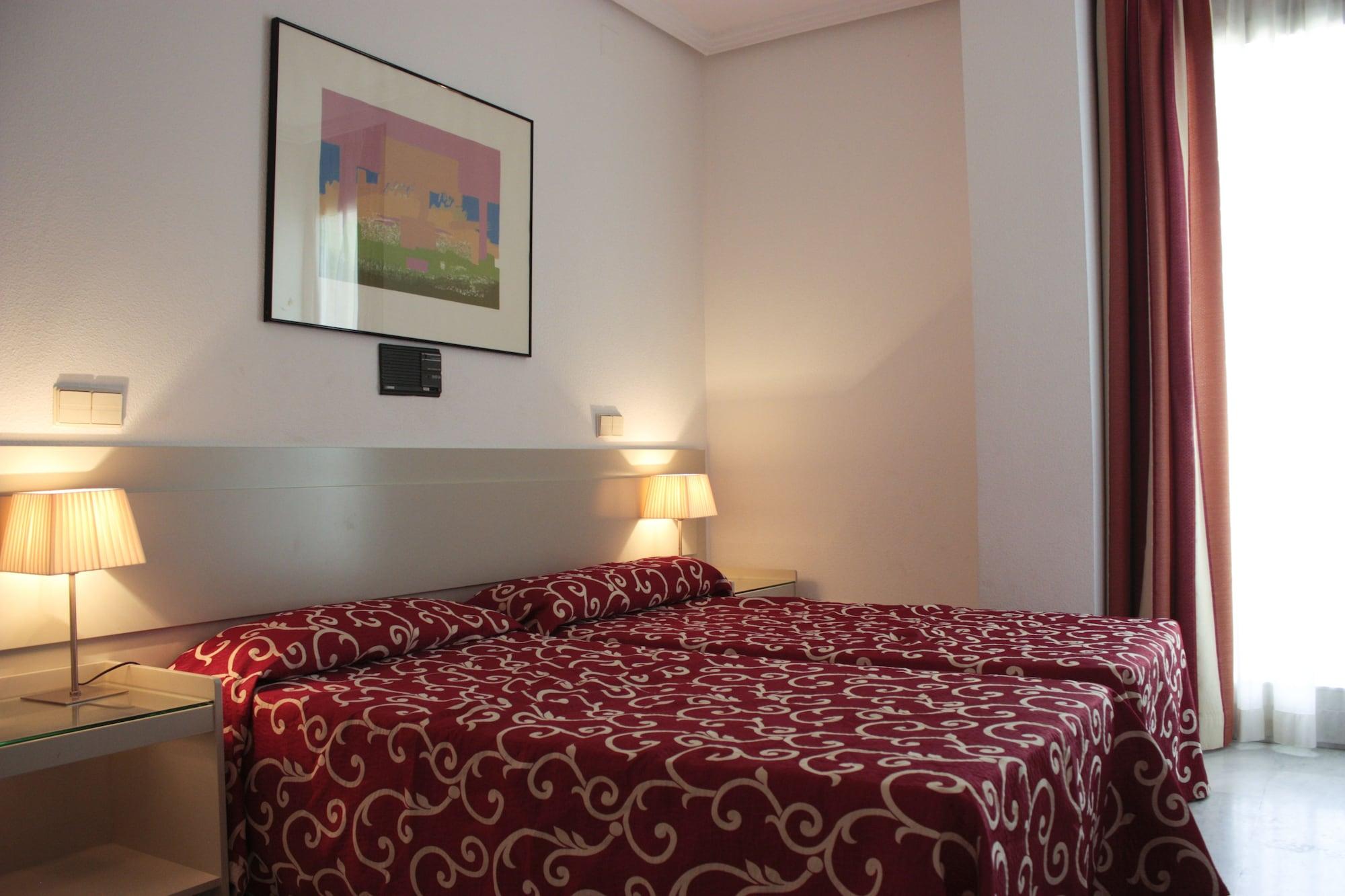 Hospedium Hotel Apartamentos Simon Verde Mairena del Aljarafe Room photo