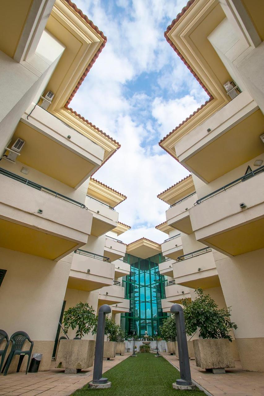 Hospedium Hotel Apartamentos Simon Verde Mairena del Aljarafe Exterior photo